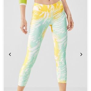 Powerlite Capri Leggings